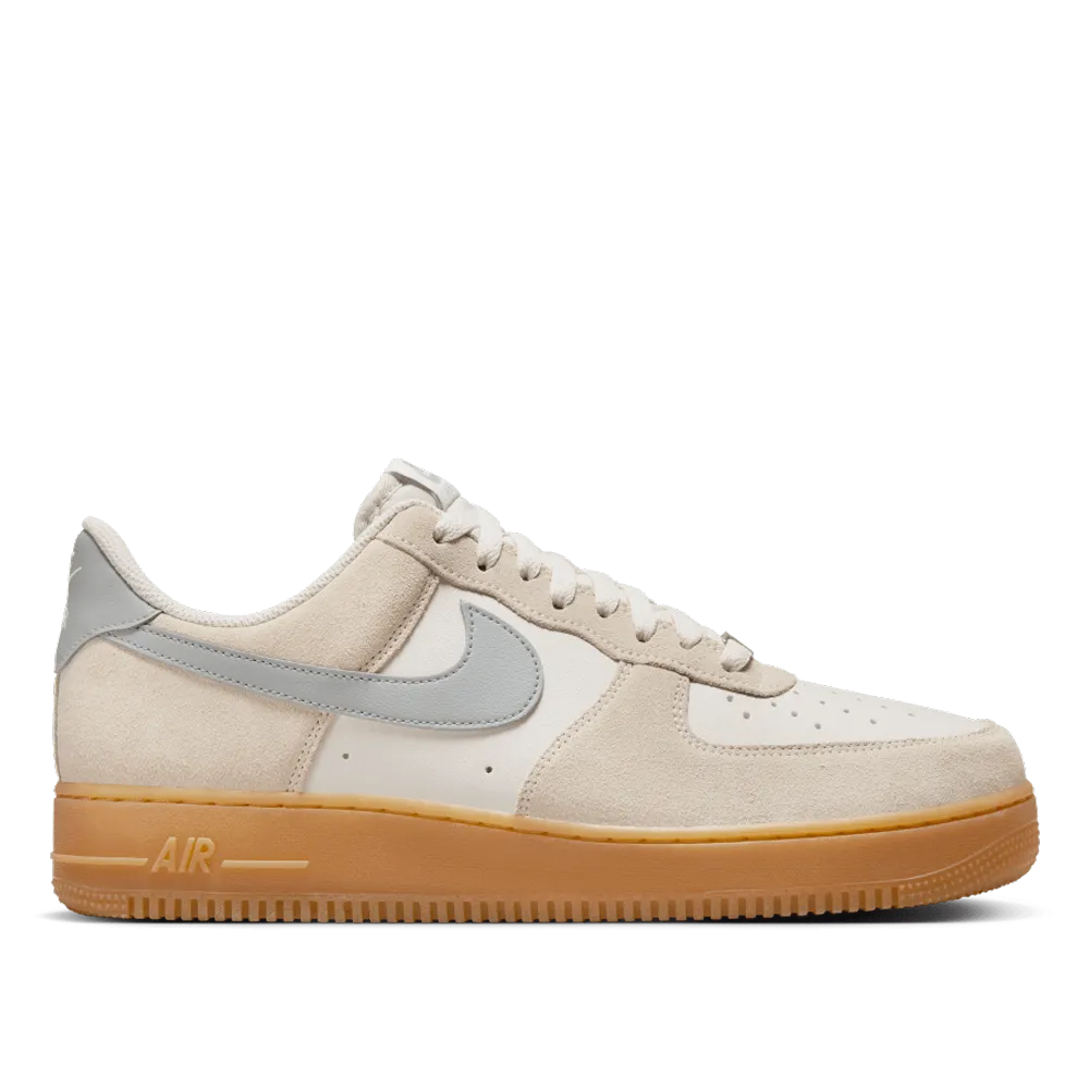 Nike Men's Air Force 1 '07 LV8 Shoes