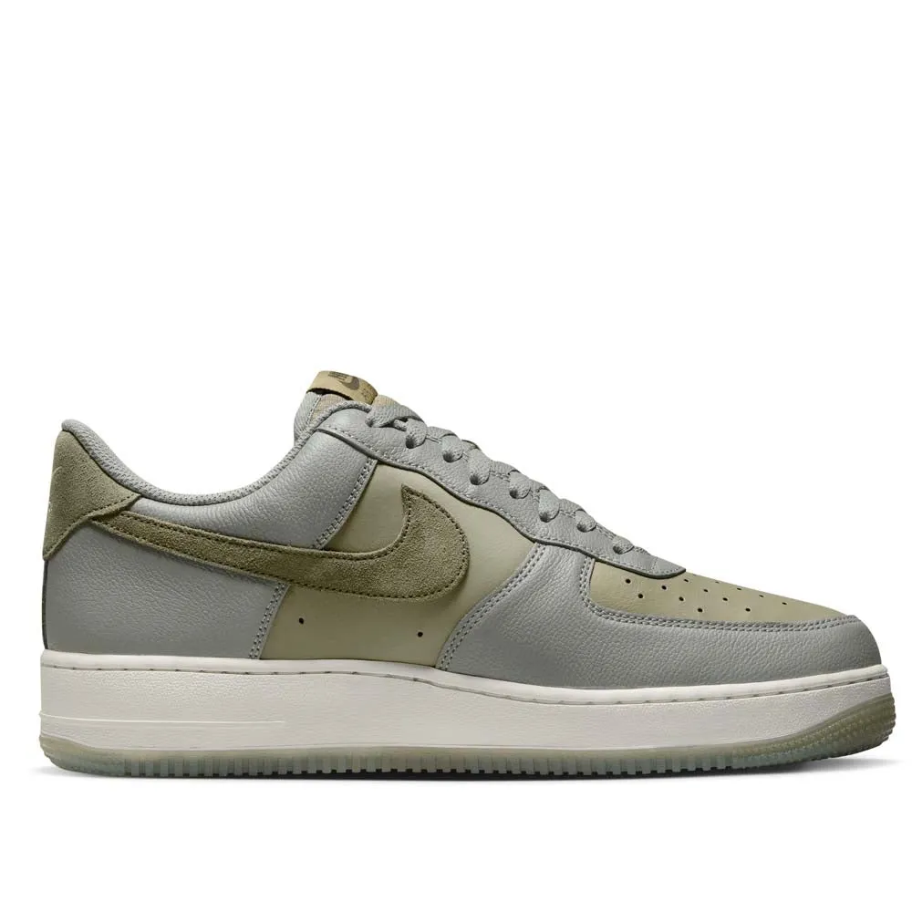 Nike Men's Air Force 1 '07 LV8 Shoes