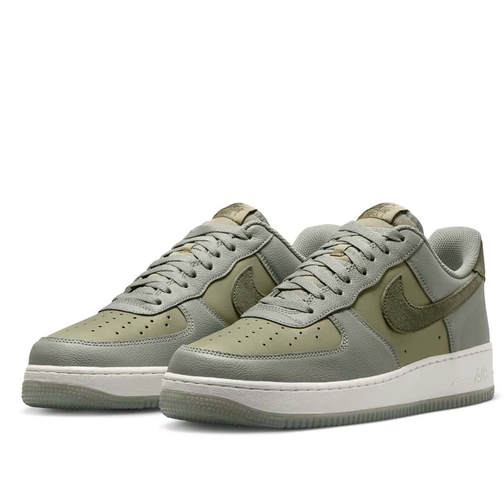 Nike Men's Air Force 1 '07 LV8 Shoes